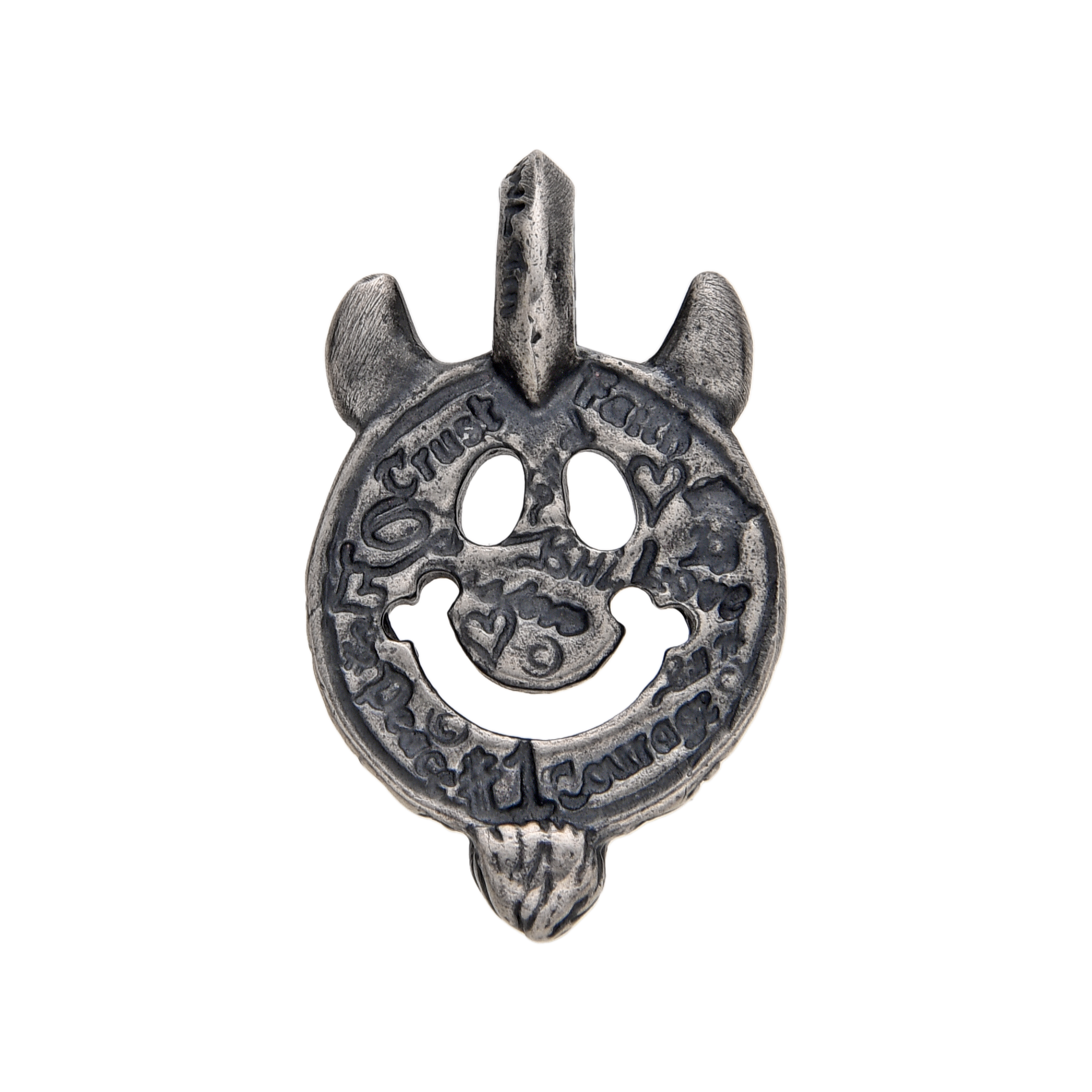 [full] Pendant in sterling silver with devil smiley face and horns.