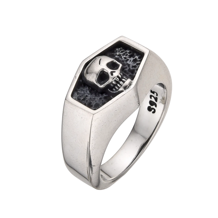 [full] Silver ring with skull design