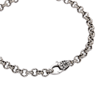 [full] Silver chain bracelet with a clasp on a white background