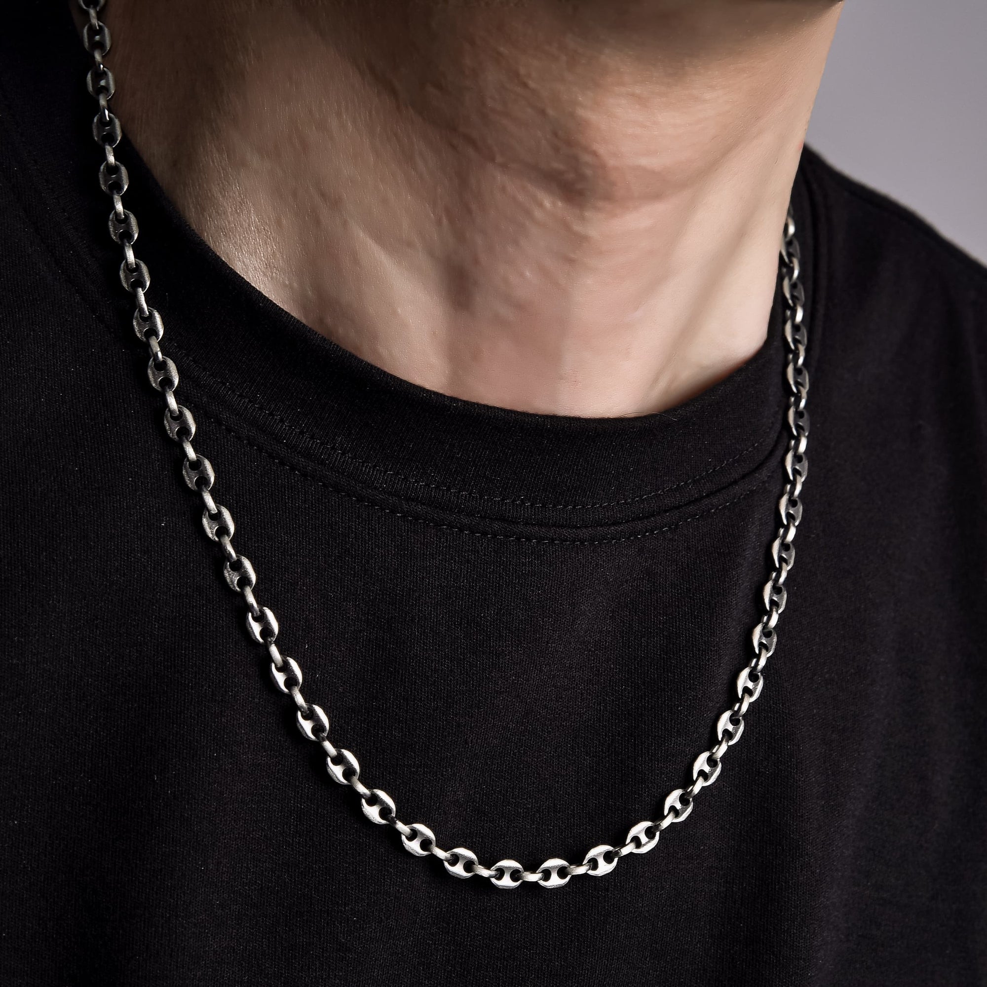 [full] - Gun-metal sterling silver necklace with ruthenium plating and a rugged, vintage-inspired design.