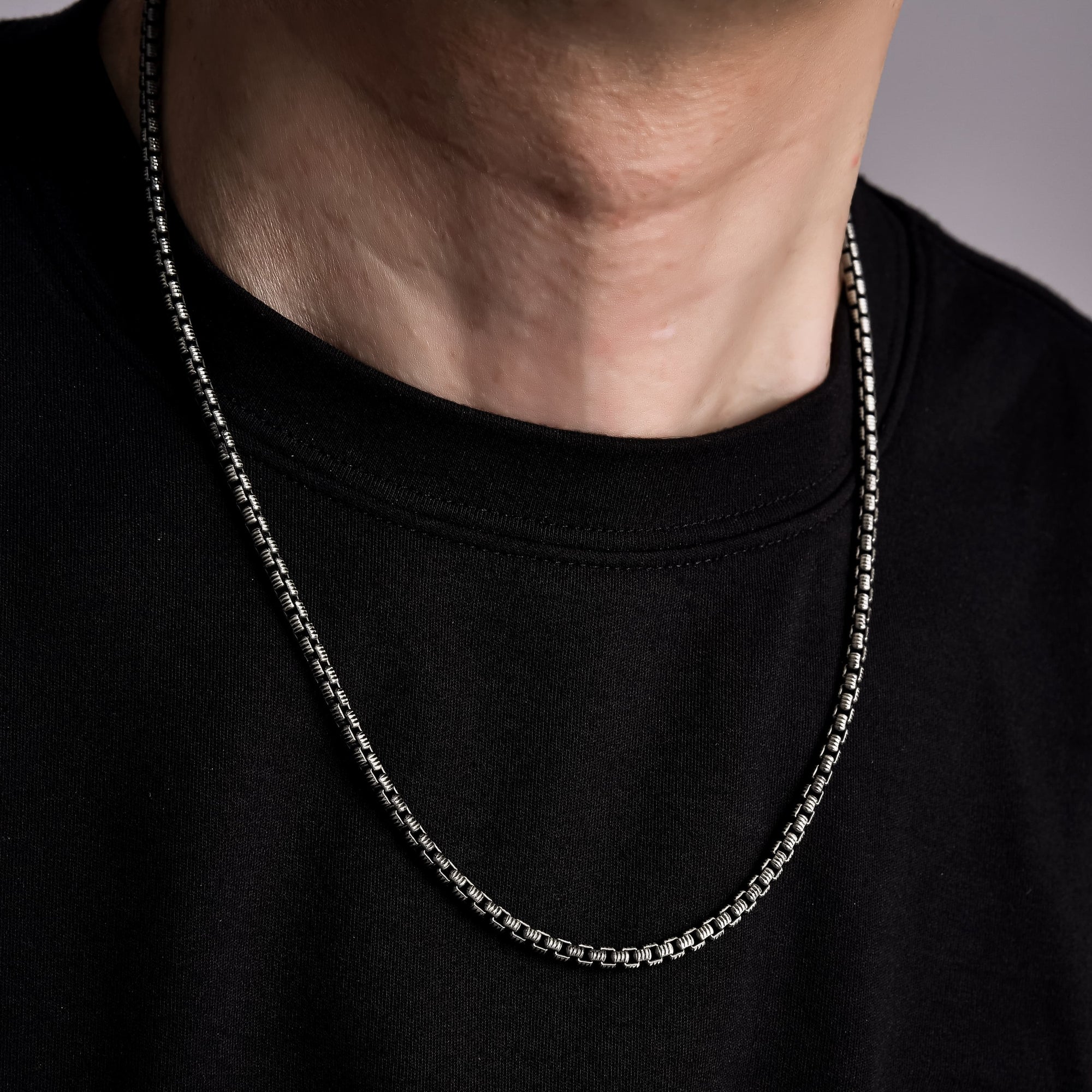 [full] - Structured sterling silver chain with a half-round design and a polished gun-metal ruthenium finish.